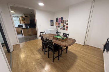 7 bed flat, Birch Polygon, Victoria Park, Manchester, M145HX - Image 4